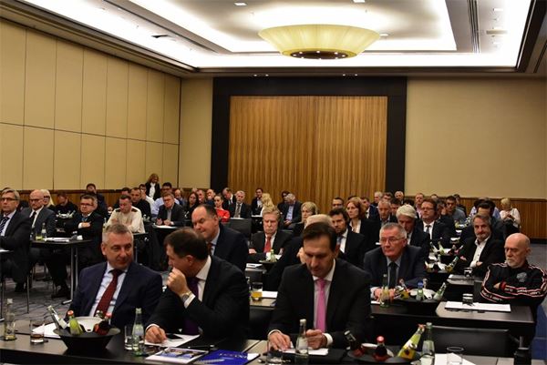 KONFERENCIJA U DÜSSELDORFU Gospodarstvenici poručili: 'Pomažući izaslanim tvrtkama i radnicima, hrvatska Vlada pomaže sama sebi